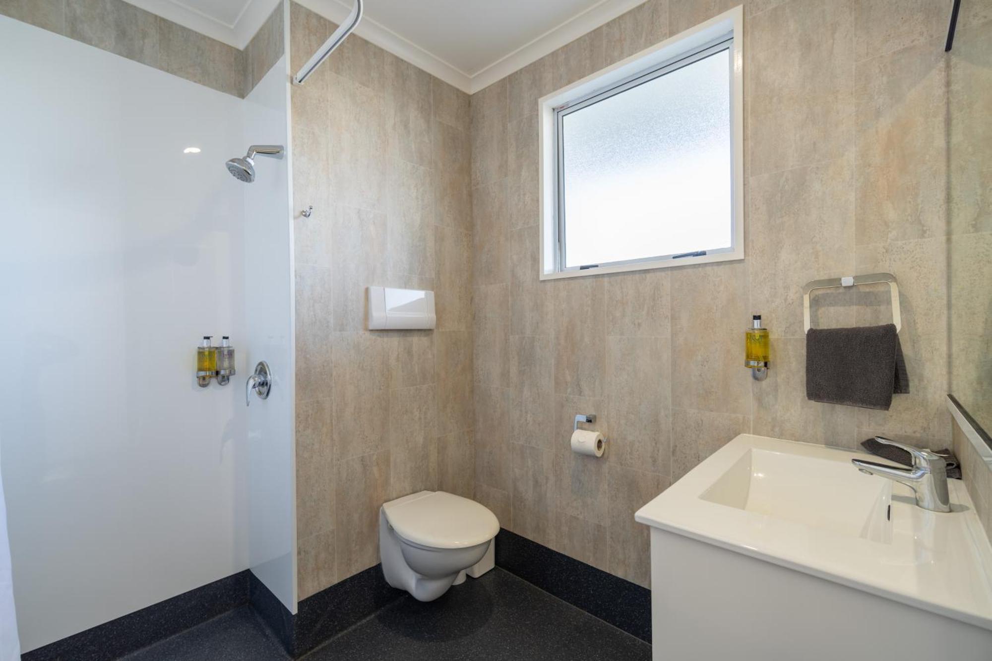 Motel Parklands &