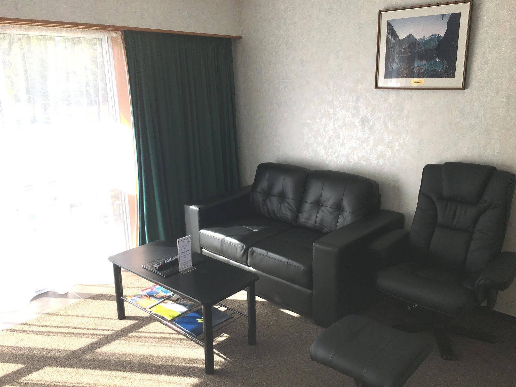 Motel Parklands